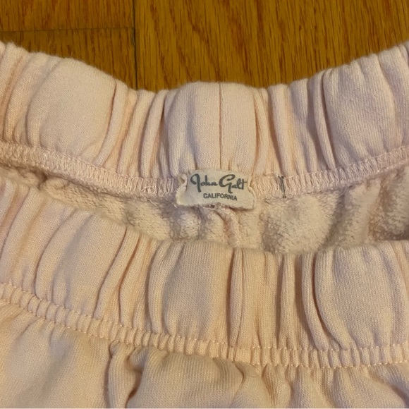 Brandy Melville Lisette Malibu Shorts in Baby Pink - Picture 5 of 7